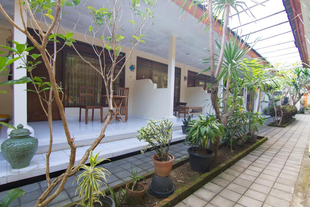 Pondok Nuri Homestay Санур Екстер'єр фото