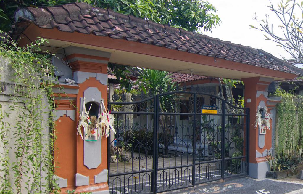 Pondok Nuri Homestay Санур Екстер'єр фото